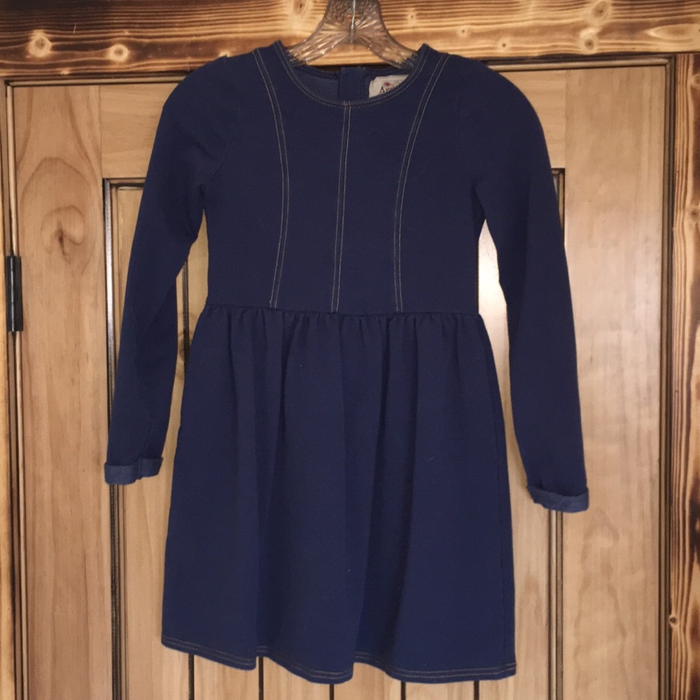 A youth blue dress.